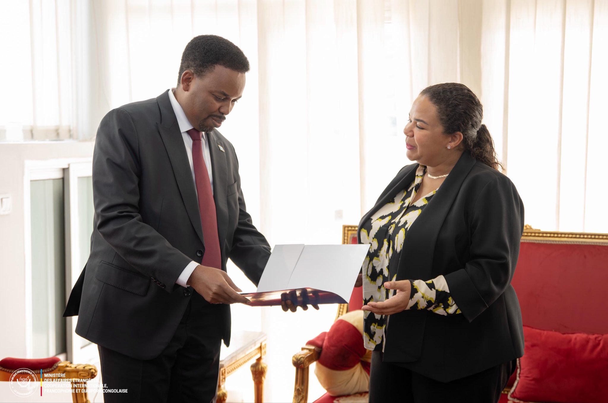 Somalia’s ambassador to Tanzania presents credentials to DRC Foreign Minister, discusses strengthening bilateral relations